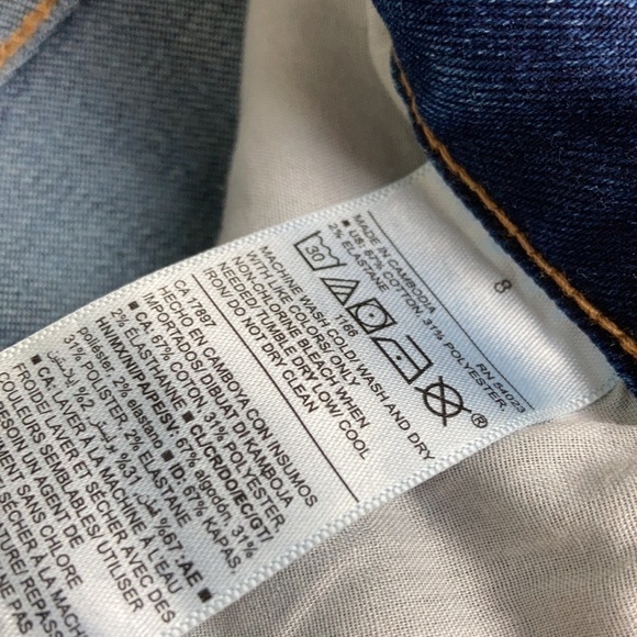 Old Navy Power Straight Distressed Jeans 8 Jeans for Boots Closet Staple Winter - Picture 10 of 16